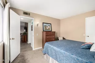 10585 W Palmeras Dr, Sun City, AZ 85373 - Photo 13