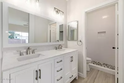 365 W Lodge Drive, Tempe, AZ 85283 - Photo 9