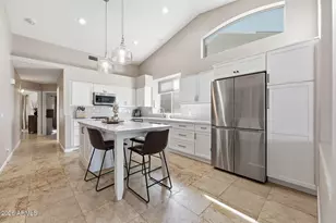 26214 N 43rd Pl, Phoenix, AZ 85050 - Photo 1