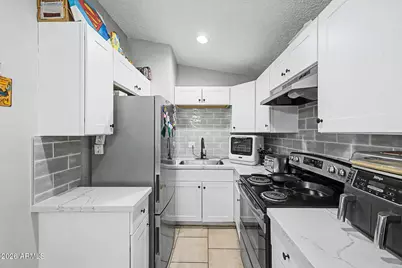 3646 N 69th Avenue #59, Phoenix, AZ 85033 - Photo 9