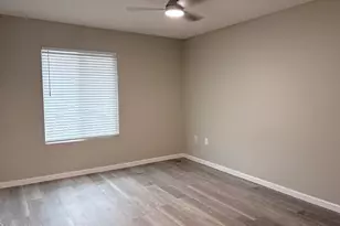 9921 W Oak Ridge Dr, Sun City, AZ 85351 - Photo 13