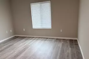 9921 W Oak Ridge Dr, Sun City, AZ 85351 - Photo 11