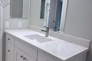 9921 W Oak Ridge Dr, Sun City, AZ 85351 - Photo 9