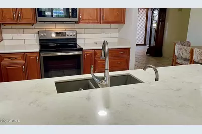 17202 N 125th Avenue, Sun City West, AZ 85375 - Photo 11