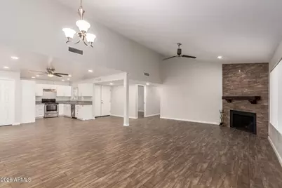 6428 W Sunnyslope Lane, Glendale, AZ 85302 - Photo 5