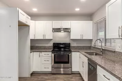 6428 W Sunnyslope Lane, Glendale, AZ 85302 - Photo 11