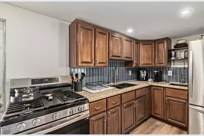 10401 N Cave Creek Road #324, Phoenix, AZ 85020 - Photo 11