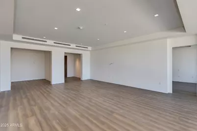 6587 N Palmeraie Boulevard #2011, Phoenix, AZ 85001 - Photo 9
