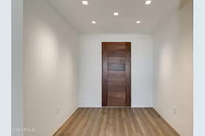 6587 N Palmeraie Boulevard #2011, Phoenix, AZ 85001 - Photo 7