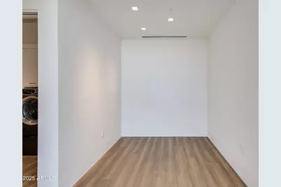 6587 N Palmeraie Boulevard #2011, Phoenix, AZ 85001 - Photo 17