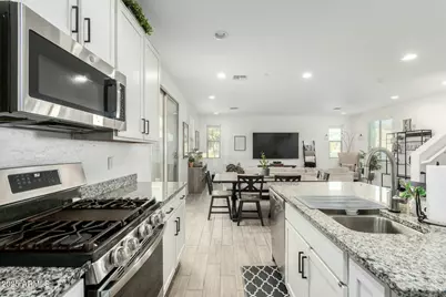 4110 S 58th Lane, Phoenix, AZ 85043 - Photo 9