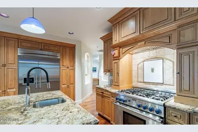 5130 N 32nd Place, Phoenix, AZ 85018 - Photo 11