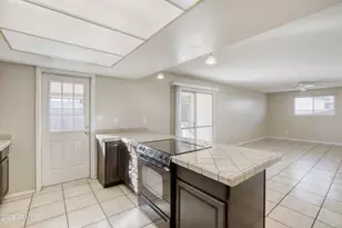 921 E Campus Dr, Tempe, AZ 85282 - Photo 19