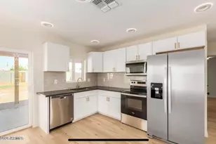 902 E Fairmount Ave, Phoenix, AZ 85014 - Photo 3