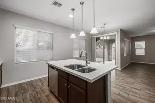 740 N Blackbird Dr, Gilbert, AZ 85234 - Photo 11