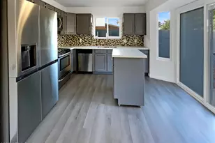 908 E Wahalla Ln, Phoenix, AZ 85024 - Photo 11