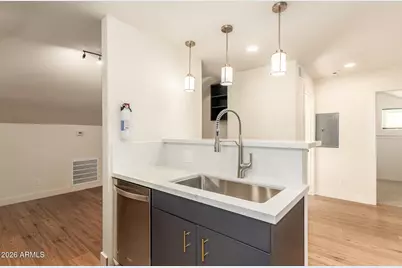 125 N 11th Avenue #B, Phoenix, AZ 85007 - Photo 11