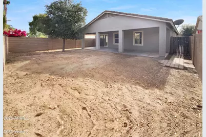 946 E Leslie Avenue, San Tan Valley, AZ 85140 - Photo 5