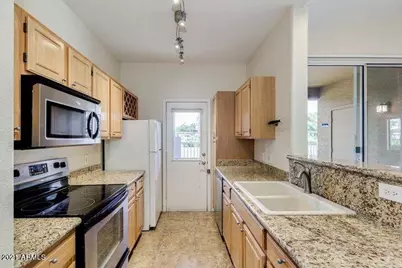 2929 W Yorkshire Drive #1001, Phoenix, AZ 85027 - Photo 13