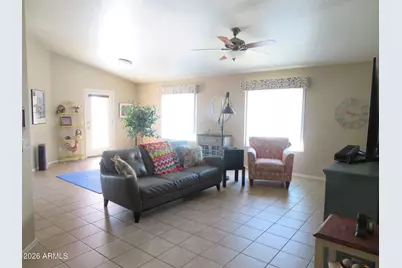 977 Montrose Avenue, Sierra Vista, AZ 85635 - Photo 1