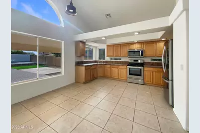 433 E Lakeview Drive, San Tan Valley, AZ 85143 - Photo 7