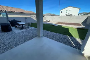 18140 W Daley Ln, Surprise, AZ 85387 - Photo 17