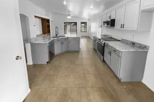 12813 N 140th Dr, Surprise, AZ 85379 - Photo 9