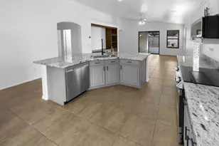 12813 N 140th Dr, Surprise, AZ 85379 - Photo 11