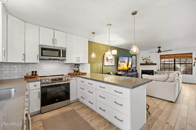 5704 E Aire Libre Avenue #1121, Scottsdale, AZ 85254 - Photo 11