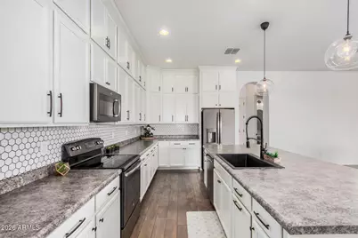 836 E Gary Lane, Phoenix, AZ 85042 - Photo 9
