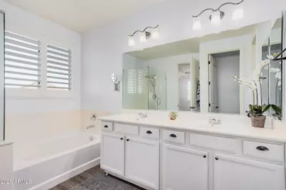 836 E Gary Lane, Phoenix, AZ 85042 - Photo 15
