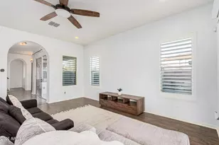 836 E Gary Ln, Phoenix, AZ 85042 - Photo 5