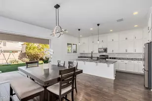 836 E Gary Ln, Phoenix, AZ 85042 - Photo 7