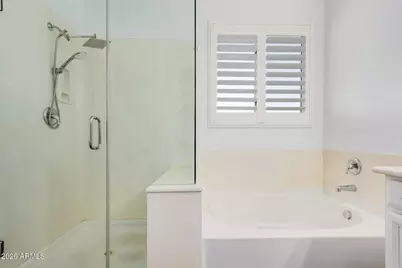 836 E Gary Lane, Phoenix, AZ 85042 - Photo 17