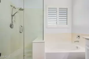 836 E Gary Ln, Phoenix, AZ 85042 - Photo 17