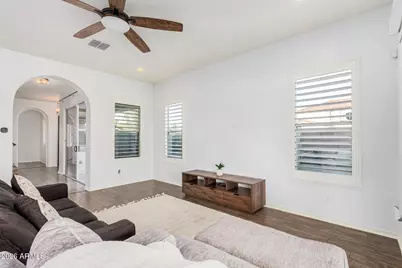 836 E Gary Lane, Phoenix, AZ 85042 - Photo 5