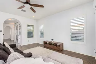 836 E Gary Ln, Phoenix, AZ 85042 - Photo 5