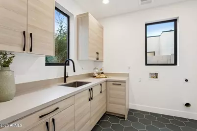 6323 N 10th Drive, Phoenix, AZ 85013 - Photo 33