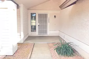 1609 N Longmore St, Chandler, AZ 85224 - Photo 5