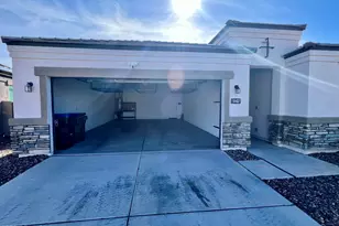 8407 W Springfield Wy, Florence, AZ 85132 - Photo 3