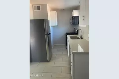 2242 N 29th Place #Apt 3, Phoenix, AZ 85008 - Photo 5