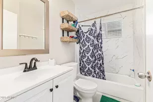 4610 W Indianola Ave, Phoenix, AZ 85031 - Photo 15