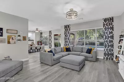 10226 E Lakeview Avenue, Mesa, AZ 85209 - Photo 5