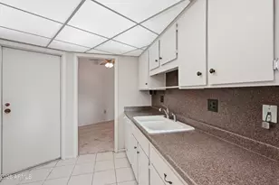 14016 N Palm Ridge Dr W, Sun City, AZ 85351 - Photo 9