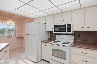 14016 N Palm Ridge Drive W, Sun City, AZ 85351 - Photo 7