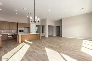 13647 W Crabapple Dr, Peoria, AZ 85383 - Photo 9