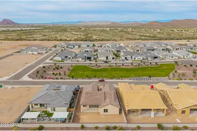 13647 W Crabapple Drive, Peoria, AZ 85383 - Photo 47