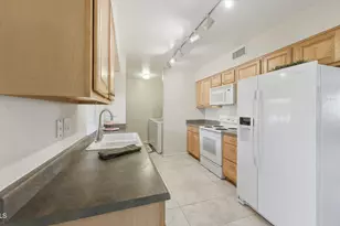 10431 W Tropicana Cir, Sun City, AZ 85351 - Photo 17