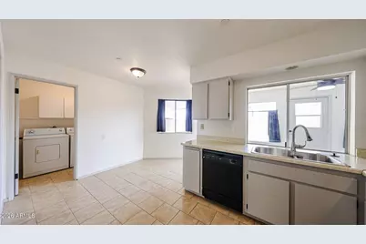 13669 N Newcastle Drive, Sun City, AZ 85351 - Photo 9