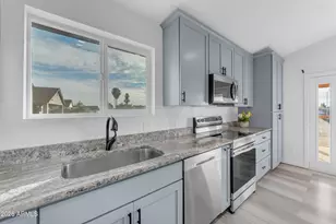 1852 N Saffron Cir, Mesa, AZ 85205 - Photo 9